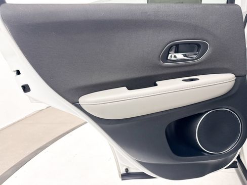 Used 2019 Honda HR-V EX image 28