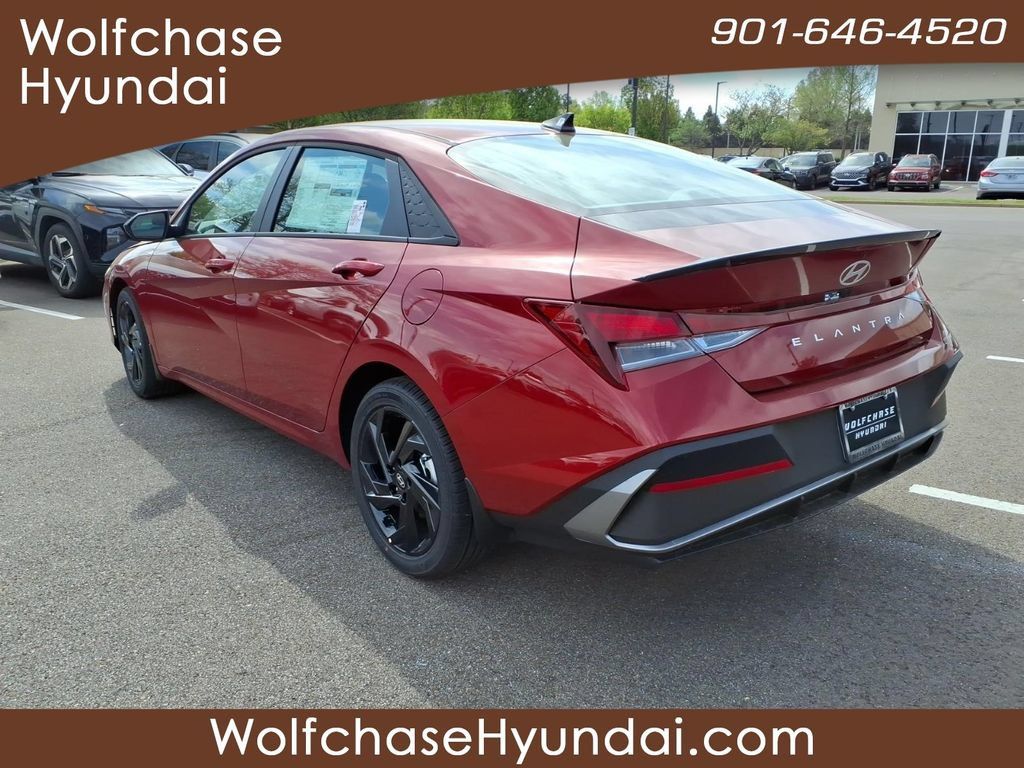 Certified 2026 Hyundai Elantra Sport FWD image 3