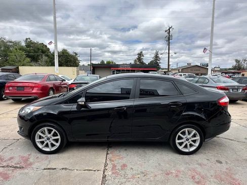 Used 2017 Ford Fiesta SE w/ Equipment Group 201A FWD image 4