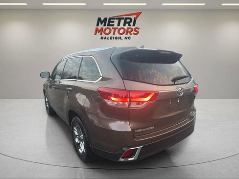 Used 2019 Toyota Highlander Limited Platinum image 5