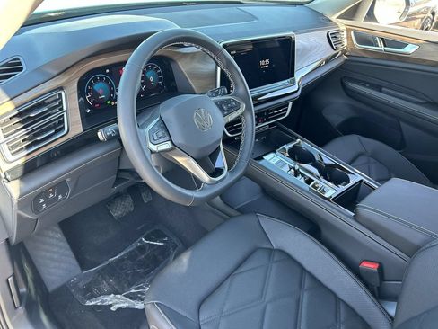 New 2026 Volkswagen Atlas SE FWD image 14