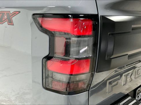 Used 2025 Nissan Frontier PRO-4X AWD/4WD image 38