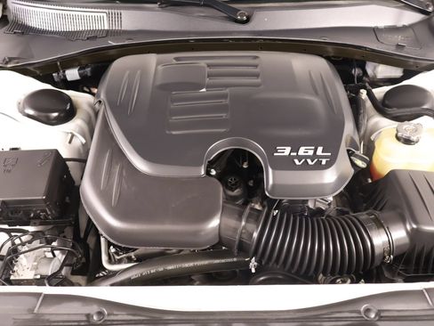 Used 2021 Chrysler 300 Touring w/ Sport Appearance Package RWD image 18