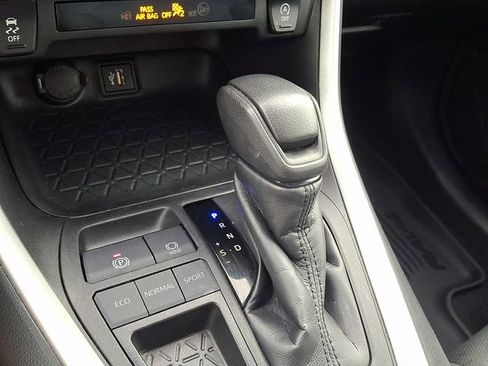 Certified 2024 Toyota RAV4 XLE FWD image 17
