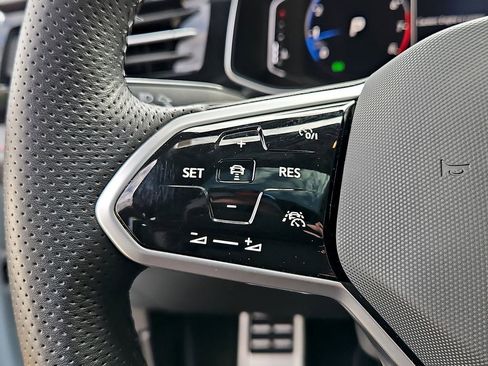 Certified 2025 Volkswagen Jetta GLI Autobahn image 22