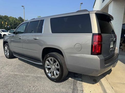 Used 2019 Chevrolet Suburban Premier RWD image 45