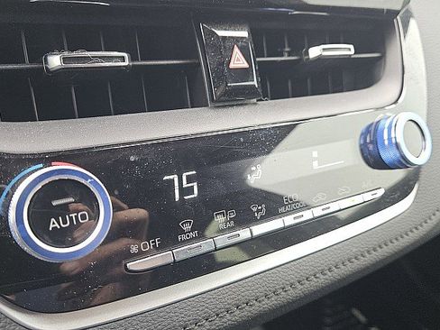 Used 2022 Toyota Corolla SE image 13