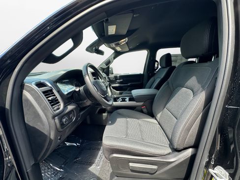 New 2026 RAM 1500 Express AWD/4WD image 9