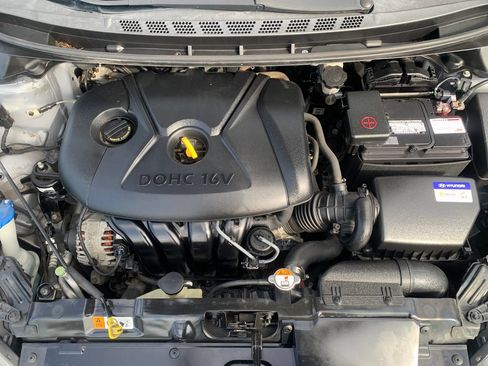 Used 2013 Hyundai Elantra GLS w/ Preferred Pkg FWD image 27