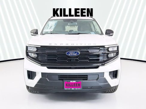 New 2026 Ford Expedition Active image 2