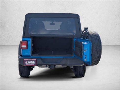 Used 2022 Jeep Wrangler Unlimited Sport AWD/4WD image 6