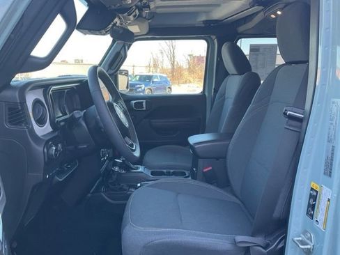 Used 2024 Jeep Wrangler Unlimited w/ Convenience Group image 10