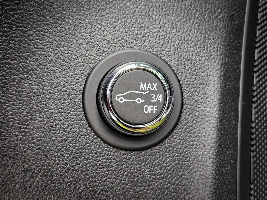 Used 2023 Buick Envision Essence w/ Sport Touring Package AWD/4WD image 13