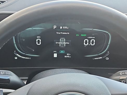 Used 2025 Kia Sportage EX image 11