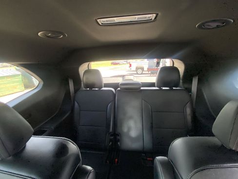 Used 2025 Buick Enclave Preferred FWD image 26