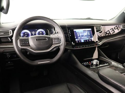 Used 2022 Jeep Wagoneer Series III w/ Convenience Group I image 2