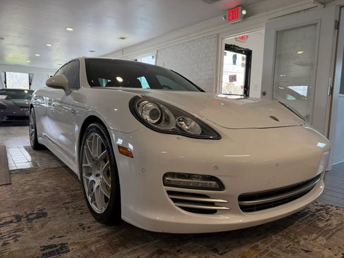 Used 2013 Porsche Panamera 4 Platinum Edition image 5