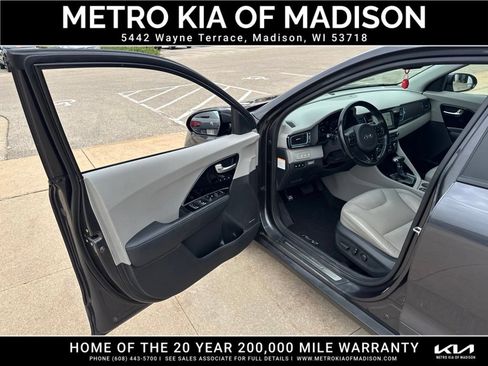 Used 2018 Kia Niro EX Premium FWD image 11