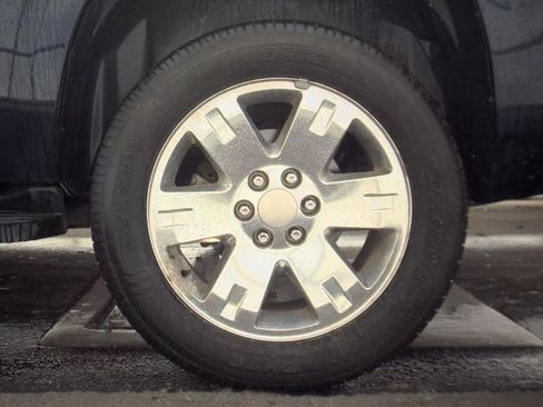 Used 2007 GMC Yukon SLT w/ SLT Preferred Equipment Group RWD image 7