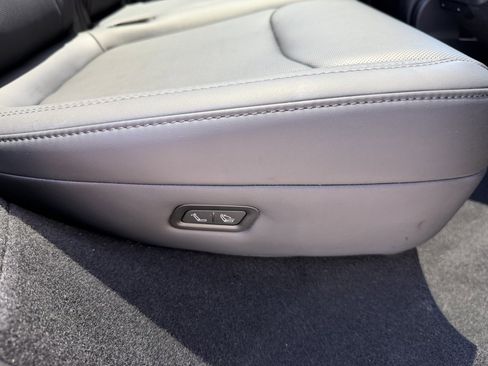 Used 2026 Tesla Model Y 2WD image 44
