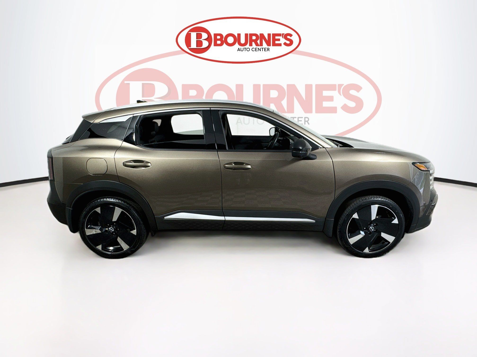 Used 2026 Nissan Kicks SR w/ SR Premium Package FWD image 12