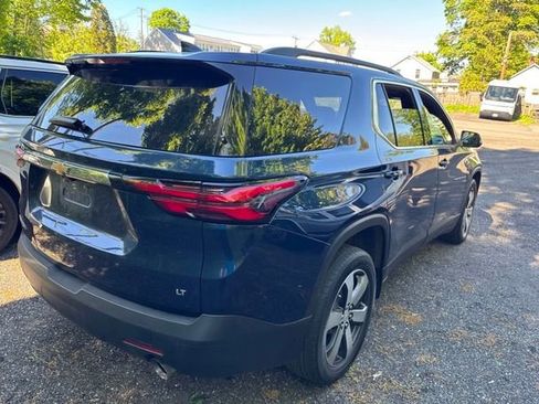 Used 2023 Chevrolet Traverse LT w/ LT Premium Package AWD/4WD image 4