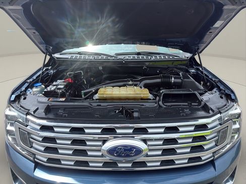 Used 2019 Ford Expedition Limited w/ Equipment Group 302A AWD/4WD image 24