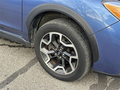 Used 2017 Subaru Crosstrek 2.0i image 7