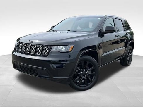 Used 2017 Jeep Grand Cherokee Altitude AWD/4WD image 1