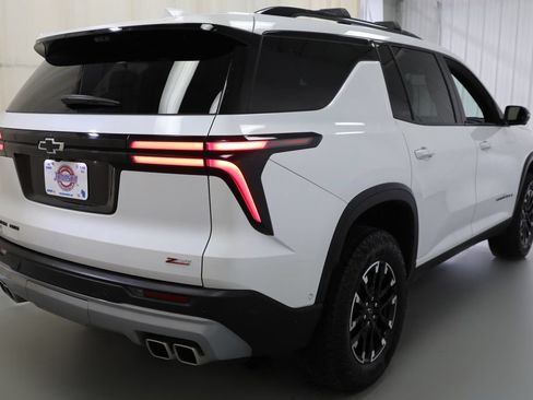 Used 2024 Chevrolet Traverse Z71 w/ Enhanced Driving Package AWD/4WD image 16