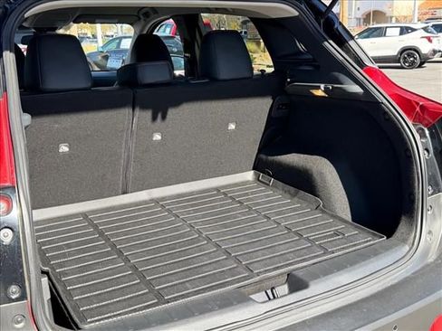 Used 2025 Nissan Kicks SR image 13