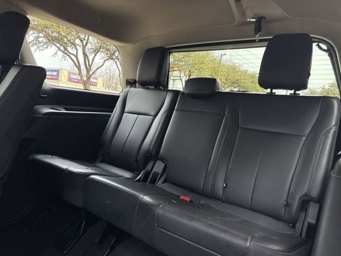 Used 2024 Ford Expedition XLT image 40