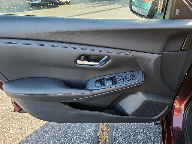 Used 2024 Nissan Sentra SV FWD image 13
