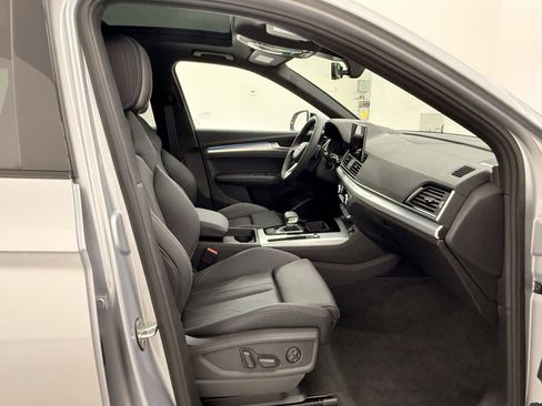Certified 2025 Audi Q5 2.0T Premium Plus w/ Premium Plus Package AWD/4WD image 34