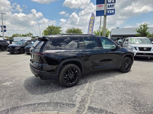 Used 2025 Chevrolet Traverse LT w/ Midnight/Sport Edition FWD image 14