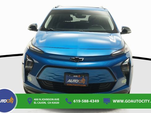 Used 2022 Chevrolet Bolt EUV Premier w/ Sun & Sound Package FWD image 4