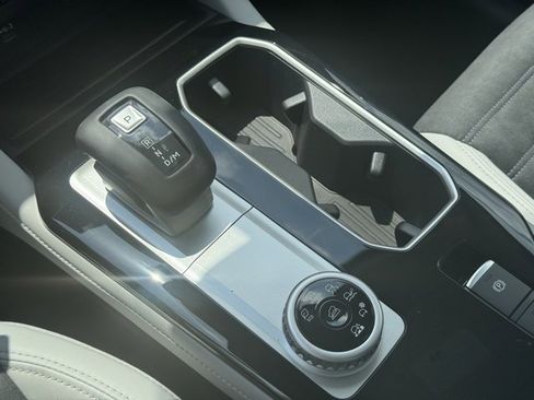 New 2025 Mitsubishi Outlander SE image 30