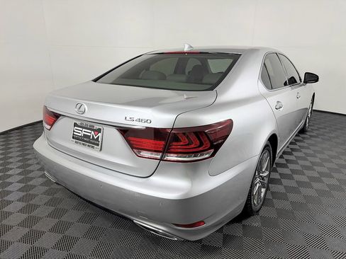 Used 2014 Lexus LS 460 w/ Comfort Package RWD image 9