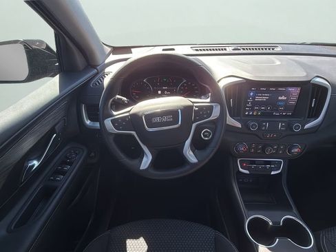 Used 2024 GMC Terrain SLE w/ Driver Convenience Package image 20