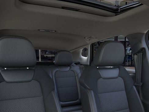 New 2026 Chevrolet Trax LT w/ Sunroof Package image 24