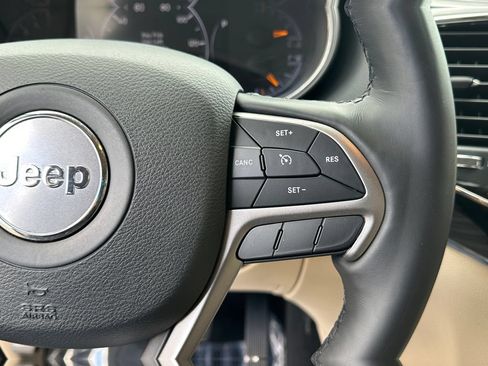 Used 2021 Jeep Grand Cherokee Limited AWD/4WD image 17