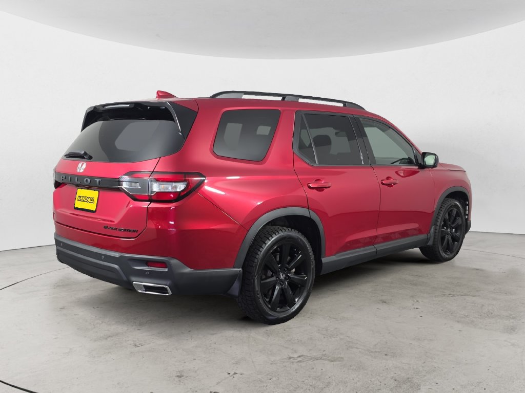 Used 2025 Honda Pilot Black Edition image 5