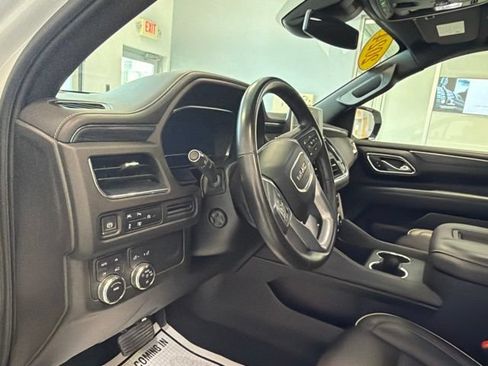 Used 2024 GMC Yukon XL SLT w/ SLT Luxury Package AWD/4WD image 28