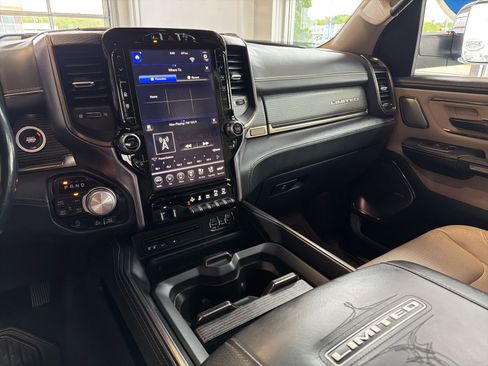 Used 2019 RAM 1500 Limited AWD/4WD image 17