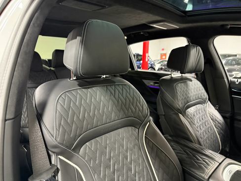 Used 2022 BMW M760i xDrive w/ Luxury Rear Seating Package AWD/4WD image 58