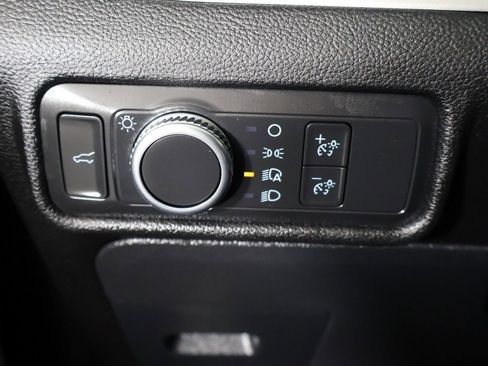 Used 2022 Ford Explorer XLT image 36