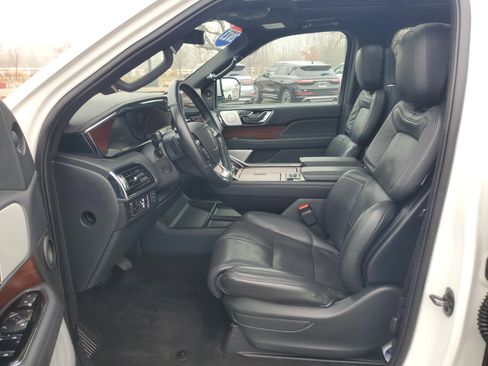 Certified 2023 Lincoln Navigator Reserve image 12
