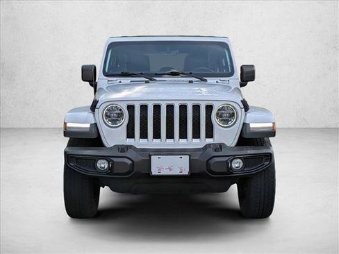 Used 2018 Jeep Wrangler Unlimited Sahara AWD/4WD image 2