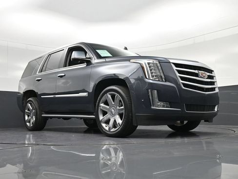 Used 2019 Cadillac Escalade Luxury RWD image 34