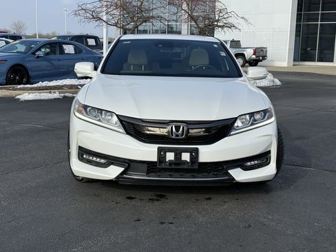 Used 2017 Honda Accord EX-L image 2